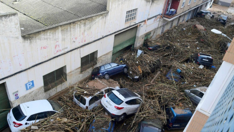 Chuvas Torrenciais e Inundações Deixam Mais de 50 Mortos em Valência, Espanha