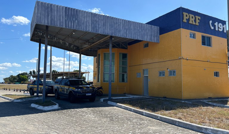 Idoso é preso por importunação sexual contra passageira em ônibus interestadual