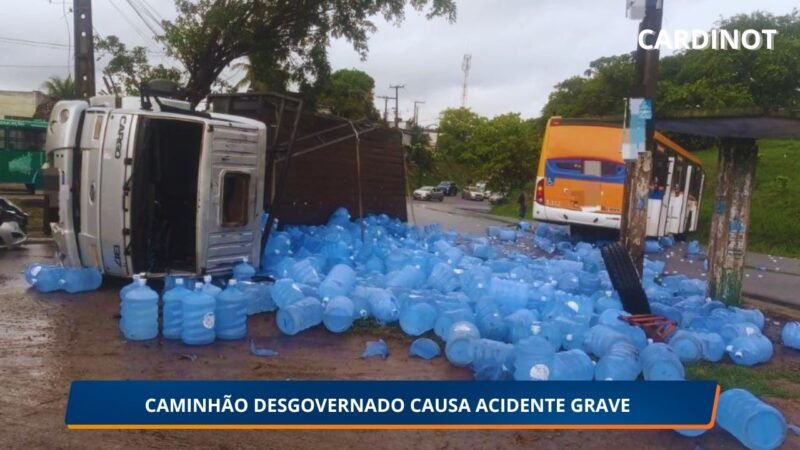 Caminhão desgovernado causa acidente grave com ônibus na BR-101: 12 feridos