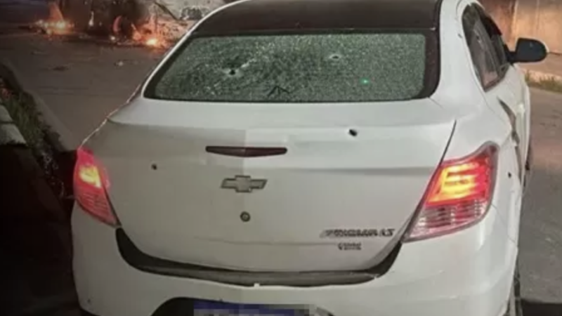 EX-PRESIDIÁRIO É EXECUTADO A TIROS DENTRO DE CARRO EM PAULISTA; VEÍCULO DOS SUSPEITOS É INCENDIADO