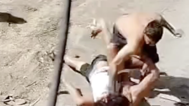 🎥 VÍDEO CHOCANTE: Homem é morto com 8 facadas após briga em Caruaru; agressor foi preso