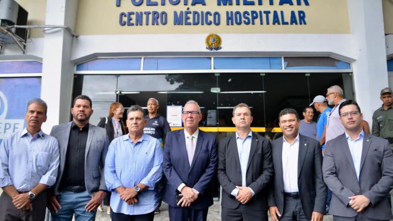 🚨 Colchões rasgados, buracos no teto e falta de remédios: oposição denuncia abandono no Hospital da PM em Pernambuco