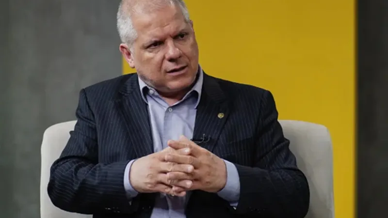 ‘Stefa 5%’: Os cadernos secretos que expõem o esquema bilionário no INSS