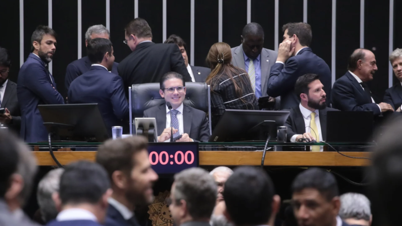 📉 Lula e Haddad sofrem derrota esmagadora: Câmara aprova urgência contra aumento do IOF por 346 a 97