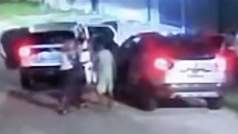 🔴 TERROR NA ZONA NORTE: MULHERES SÃO RENDIDAS POR QUADRILHA ARMADA EM ASSALTO RELÂMPAGO; VEJA VÍDEO