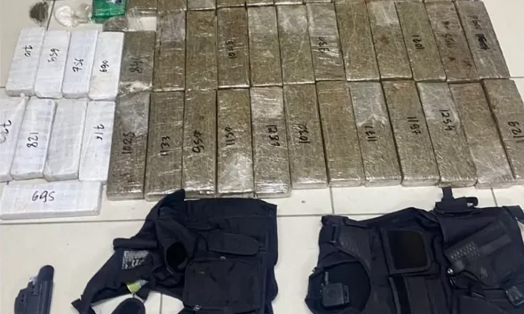 🚔 OPERAÇÃO SURPRESA: PM APREENDE ARSENAL E 47KG DE MACONHA EM CAMARAGIBE