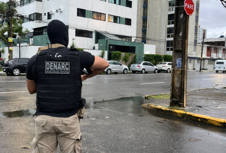 🚨 OPERAÇÃO COSTA PACÍFICA: POLÍCIA PRENDE CHEFE DE QUADRILHA ENVOLVIDA EM HOMICÍDIOS E TRÁFICO NO LITORAL DE PE