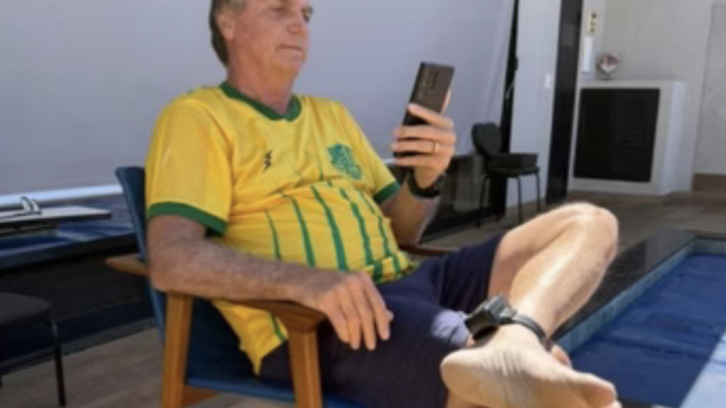 Moraes decreta prisão domiciliar de Bolsonaro por descumprimento de medidas cautelares