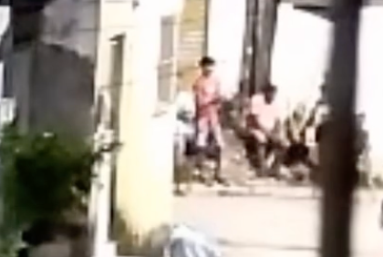 ADOLESCENTE É EXECUTADO A TIROS NA CALÇADA DE CASA EM GOIANA