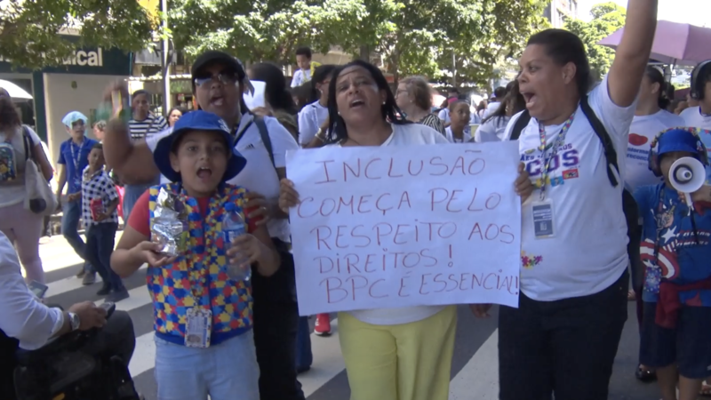 PROTESTO TOMA AS RUAS DO RECIFE CONTRA CORTES NO BPC