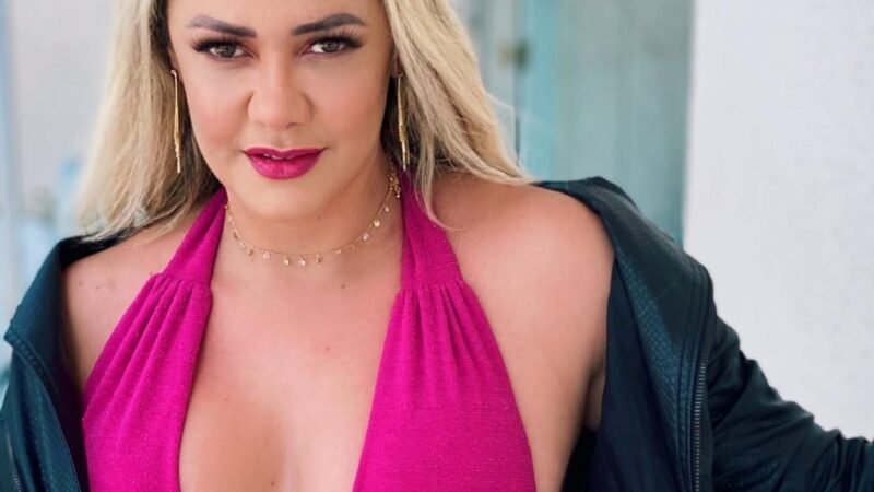 MICHELLE MELO FINGE DESMAIO PARA ESCAPAR DE ASSALTO EM RECIFE E FAZ ALERTA: “BATERAM MUITO NO CARRO”