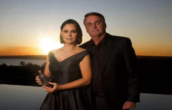 MICHELLE BOLSONARO PEDE REGISTRO DE 89 MARCAS: DE CALCINHA A ARMAS E CIGARROS