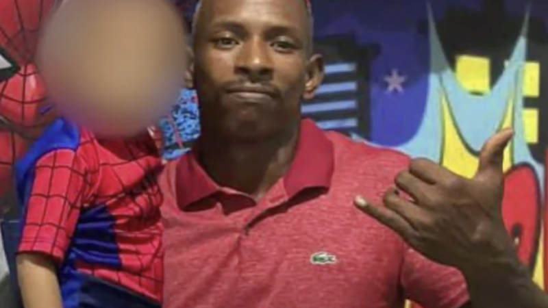 🚨 HOMEM É ASSASSINADO A FACADAS E MUTILADO NA FRENTE DO FILHO DE 2 ANOS NO RECIFE