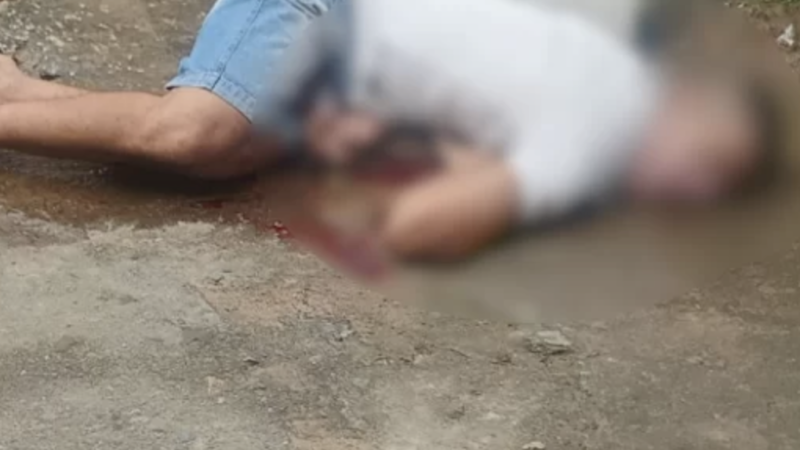🚨 HOMEM DE 43 ANOS É EXECUTADO A TIROS NA FRENTE DE CASA EM SÃO LOURENÇO DA MATA
