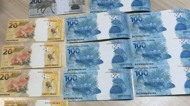 Estudante é preso ao receber R$ 1 mil em notas falsas pelos Correios no Grande Recife
