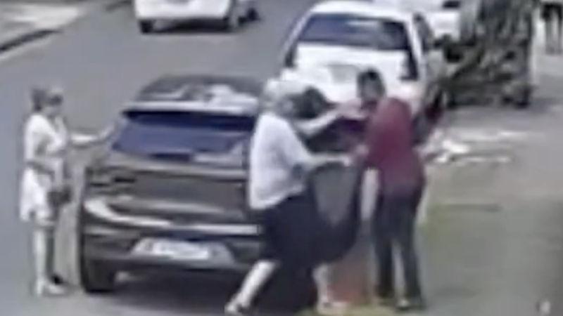 VÍDEO: idosos assaltados na Tamarineira