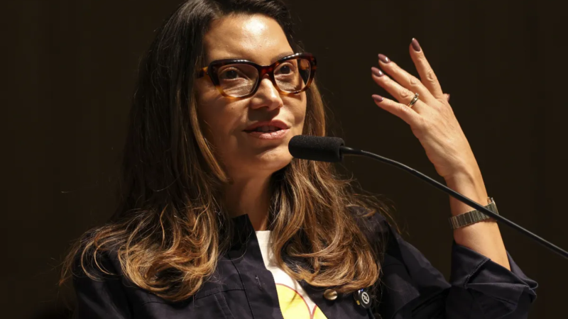 Janja antecipa viagem e desembarca em Nova York antes de Lula para Assembleia da ONU