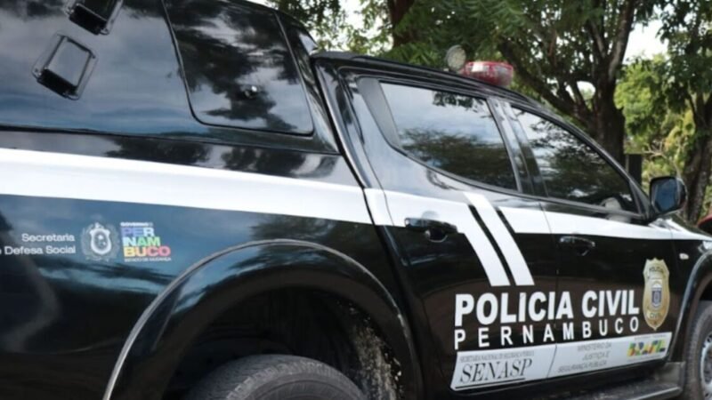Mãe é presa em Jaboatão por torturar filho de 10 anos com colher quente; irmãos também participaram