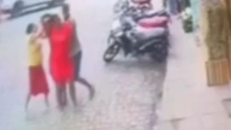 💔 Mulher é esfaqueada pelas costas em plena rua em tentativa de feminicídio em Escada