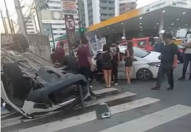 🚨 Carro capota e deixa duas mulheres feridas no segundo acidente grave em menos de 24h em Boa Viagem