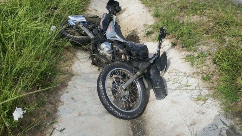 🚨 Motociclista morre após bater em poste na BR-101, na Zona Norte do Recife