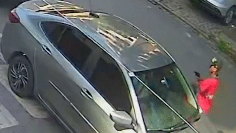 Bandido filmado assaltando em Boa Viagem-Recife