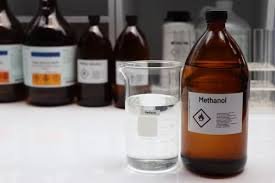 ⚠️ Brasil investiga 209 casos suspeitos de intoxicação por metanol; 15 mortes registradas