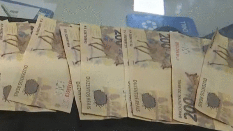 PRESO EM PERNAMBUCO HOMEM QUE DIZ TER COMPRADO NOTAS FALSAS DE R$ 200 “PORQUE ACHOU BONITINHAS”