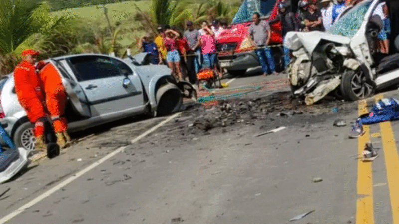 🚨 Homem morre em colisão frontal na PE-96, em Água Preta; outro motorista ficou preso às ferragens