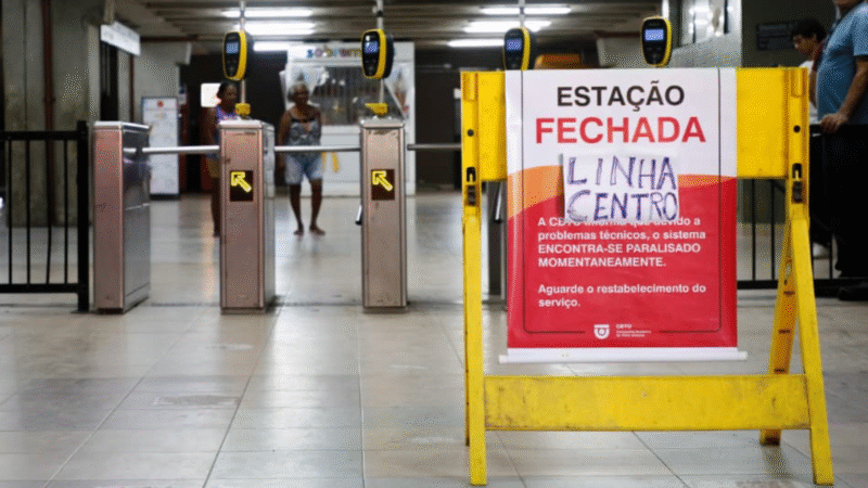 🔴 METRÔ DO RECIFE EM COLAPSO: LINHA CENTRO CHEGA AO 2º DIA PARADA E 120 MIL PESSOAS FICAM À DERIVA