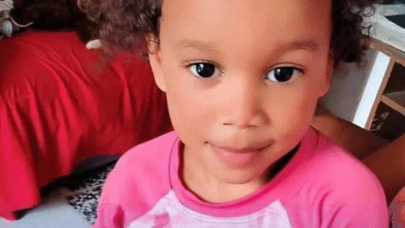 MULHER É PRESA POR TENTAR APAGAR PROVAS DO ASSASSINATO DE MENINA ENCONTRADA EM CISTERNA