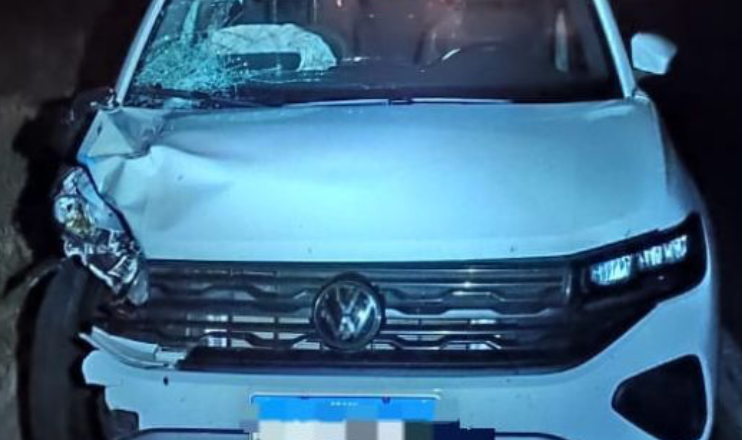 🔴 Tragédia no Sertão: três pessoas da mesma família morrem após colisão entre carro e moto na BR-316