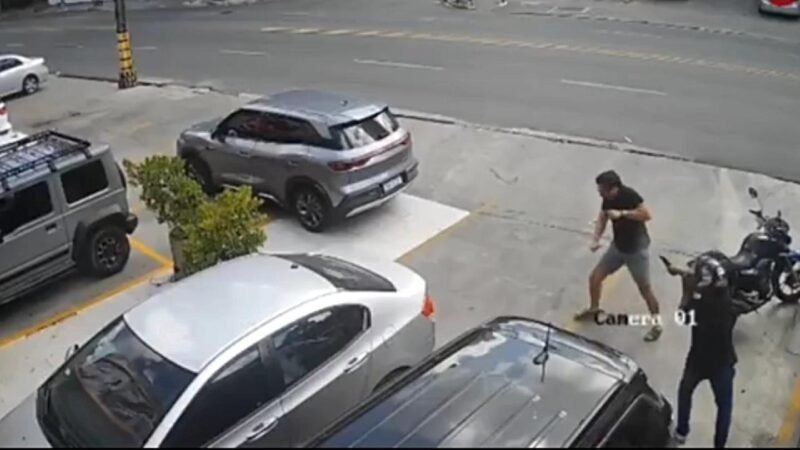 🔴 Câmera flagra assaltante atirando duas vezes e roubando empresário em Casa Forte