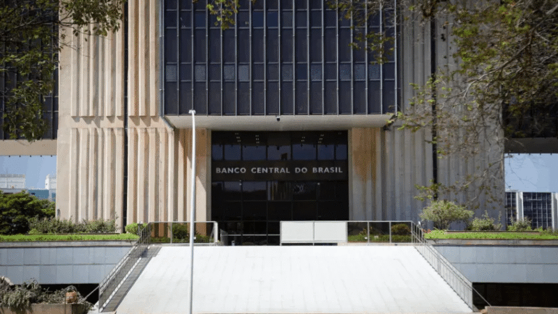 🔥 BC INTERVÉM E DECRETA LIQUIDAÇÃO DO BANCO PLENO, DE EX-SÓCIO DO MASTER