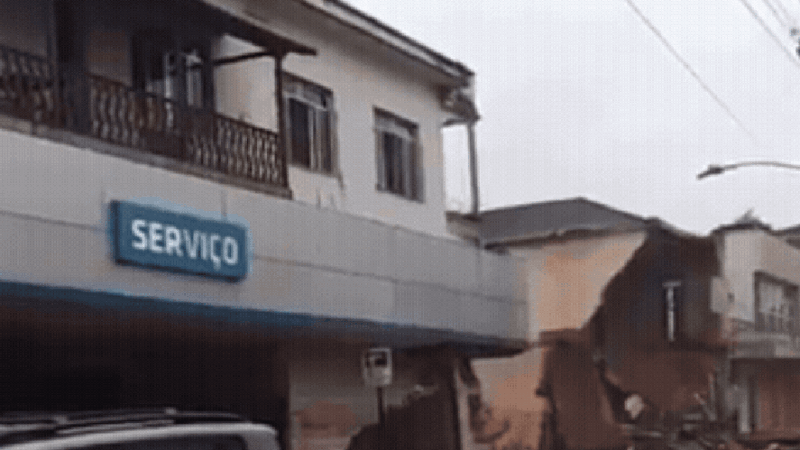 🔴 TRAGÉDIA EM MINAS: TEMPORAL DEIXA AO MENOS 20 MORTOS E 45 DESAPARECIDOS NA ZONA DA MATA