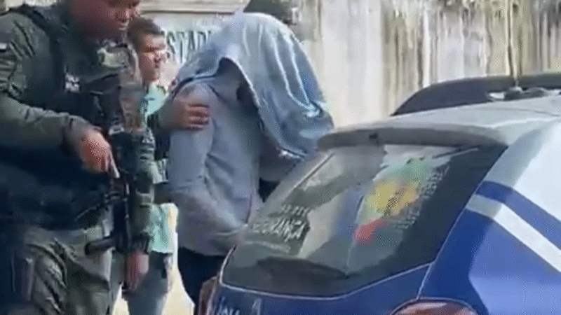 ATAQUE EM ESCOLA EM PERNAMBUCO: ADOLESCENTE ENTRA COM FACA, FERE COLEGAS E PROVOCA PÂNICO EM BARREIROS