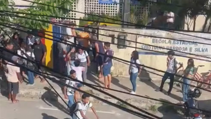 ATAQUE COM FACA EM ESCOLA DE BARREIROS DEIXA 3 ADOLESCENTES FERIDOS, DIZ RAQUEL LYRA