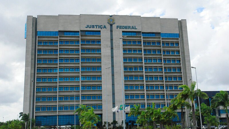 JUSTIÇA MANDA REALIZAR CIRURGIA PARA MULHER TRANS APÓS MAIS DE 10 ANOS DE ESPERA EM PERNAMBUCO