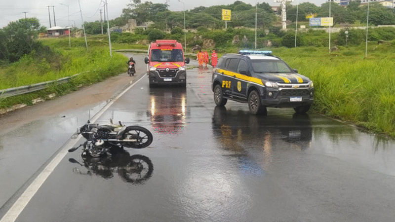 Filho e mãe perdem a vida após moto colidir em viaduto da BR-104; eles iam para a Feira de Caruaru