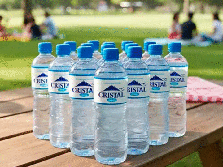 Anvisa manda recolher lote de água Crystal após detectar bactéria; mais de 374 mil garrafas foram distribuídas