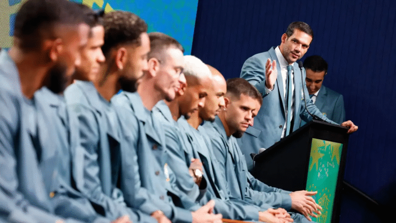 Guerra nos bastidores da CBF se intensifica durante a Copa e cerca presidente Samir Xaud
