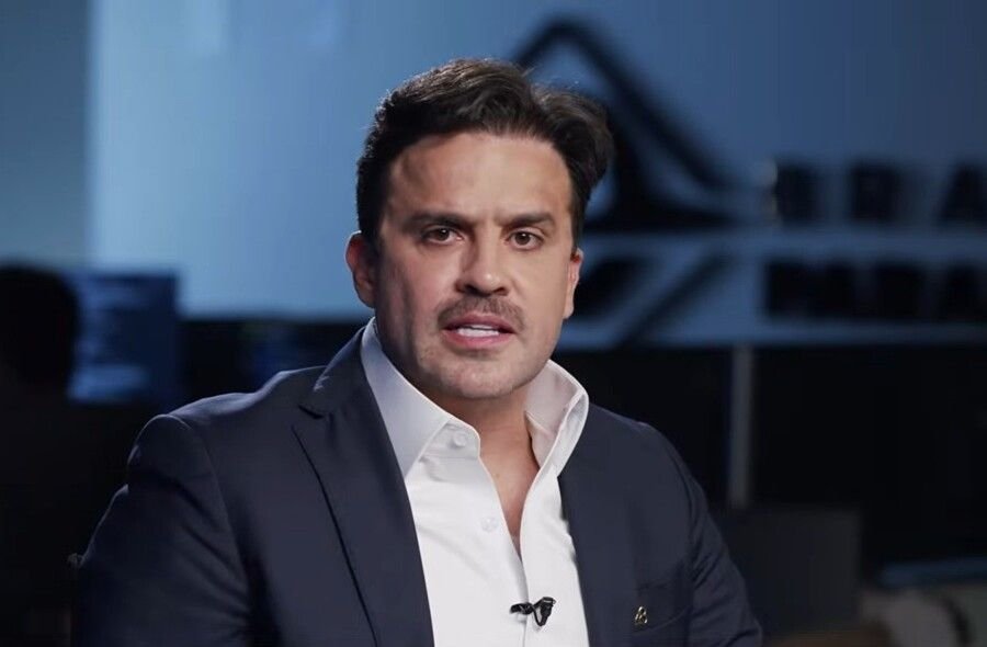 Pablo Marçal durante entrevista em Brasília