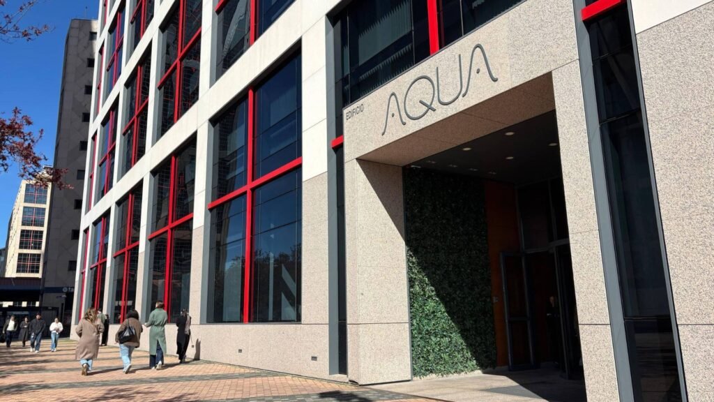 Empresa de Lulinha na Espanha está registrada, mas não exerce atividade, segundo a defesa.