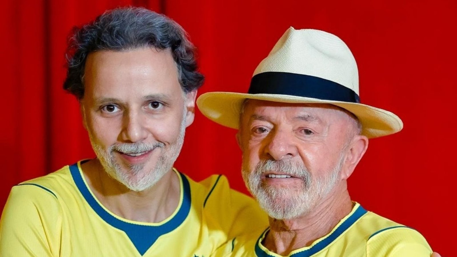 Lula ao lado do advogado Marco Aurélio Carvalho.