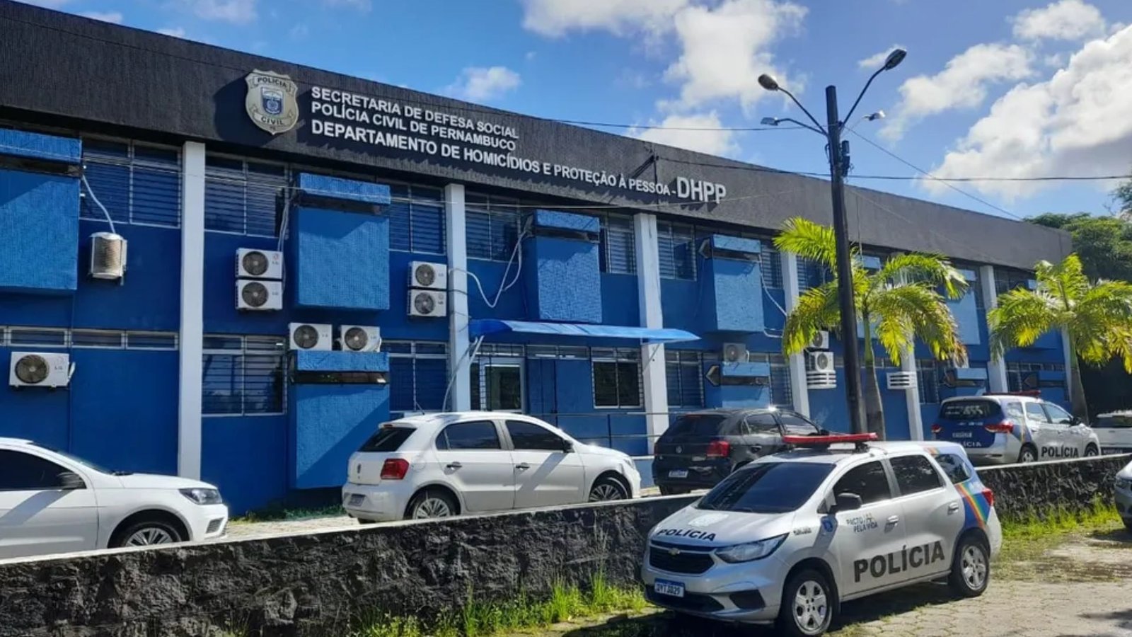 Fachada do Departamento de Homicídios e Proteção à Pessoa da Polícia Civil de Pernambuco