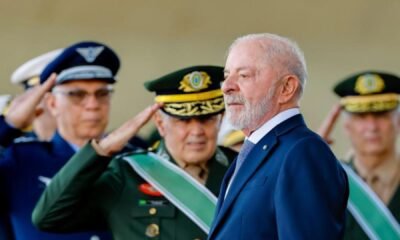 Lula durante cerimônia no Quartel-General do Exército em Brasília