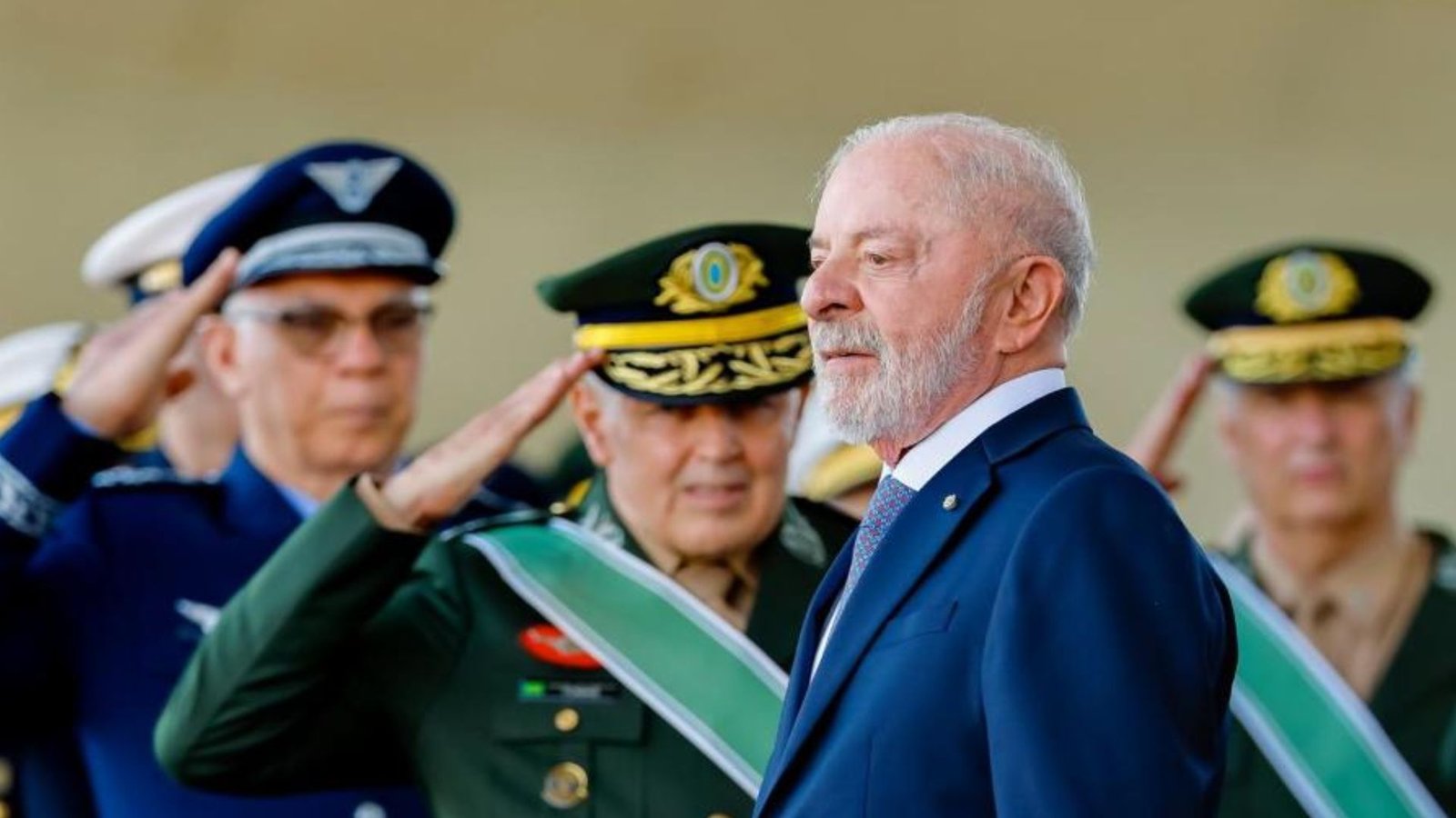 Lula durante cerimônia no Quartel-General do Exército em Brasília