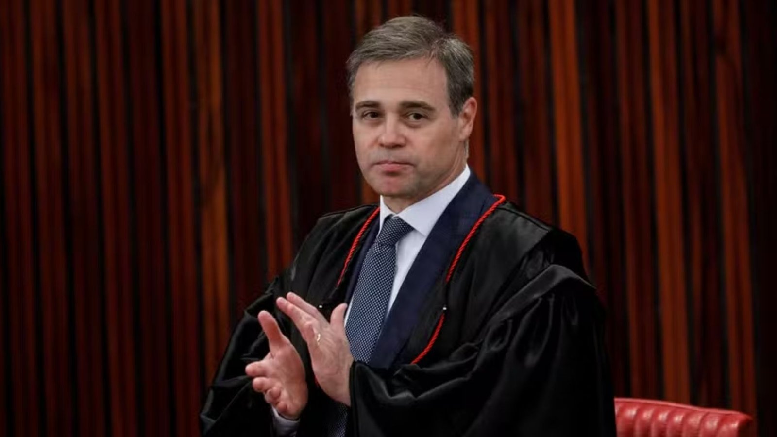 André Mendonça durante sessão do Tribunal Superior Eleitoral