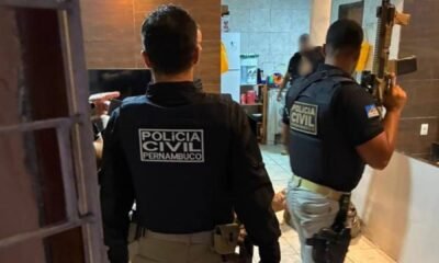 Policiais civis durante operação de combate ao crime organizado no Recife - (Operação Revocation)