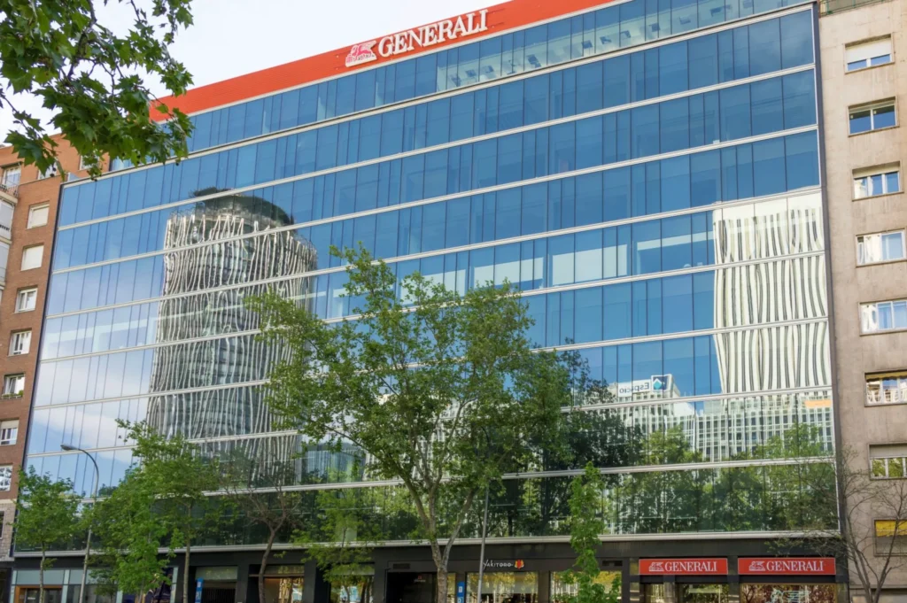Prédio no Paseo de la Castellana onde funciona a empresa de Lulinha em Madri - Foto: Reprodução/Poder360
